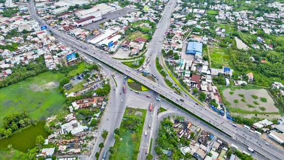 Huyện Bình Chánh lên quận hay thành phố?