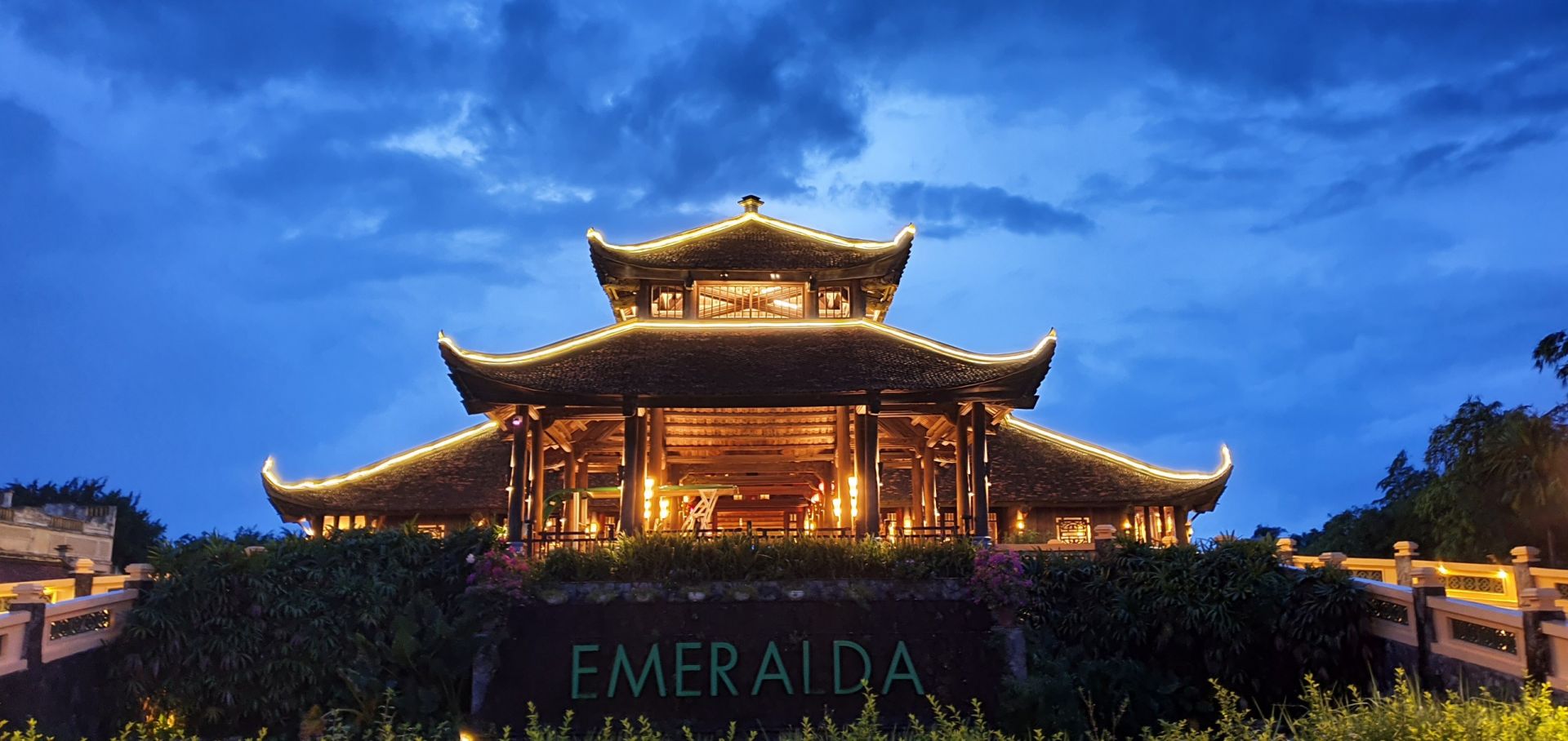 Đến Emeralda Resort Ninh Bình ngắm lúa chín