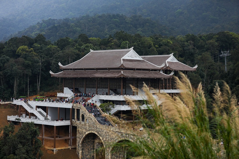 Chiêm bái miền Tây Yên Tử